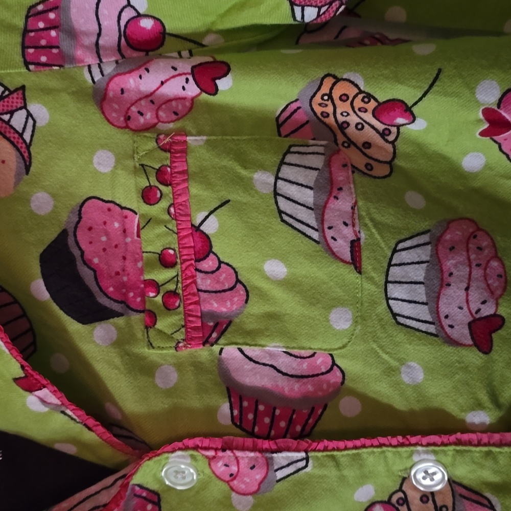 University of Couture Cupcake Pajama Top Size M - Picture 3 of 14